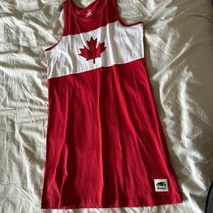 Roots youth girls t-shirt dress in red size 9-10 yrs (L) and 11-12 yrs (XL)